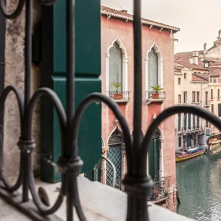 La Fenice Double Canal View Venice Exterior photo